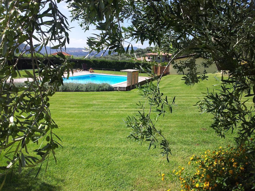 Hotel Piscina La Suite Prossedi Екстер'єр фото